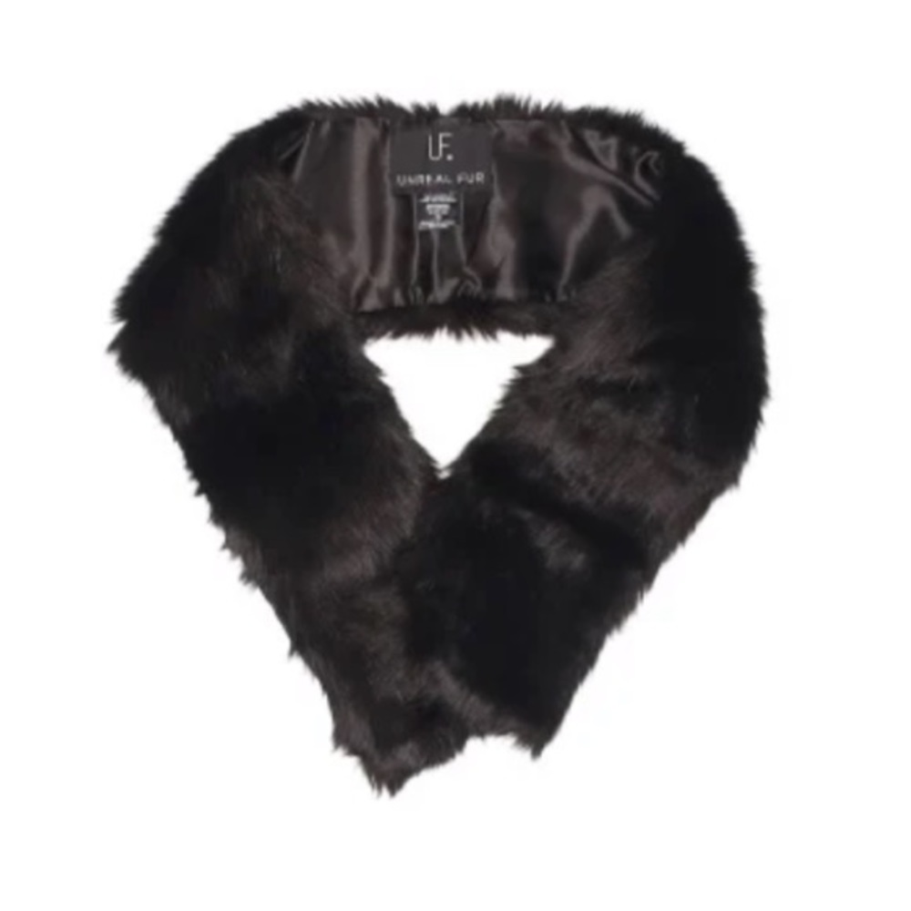 Unreal Fur Scarf - Picture 4 of 5